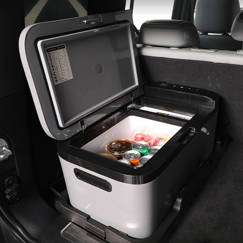 风云X3系列车载冰箱（带底座） 图片 1